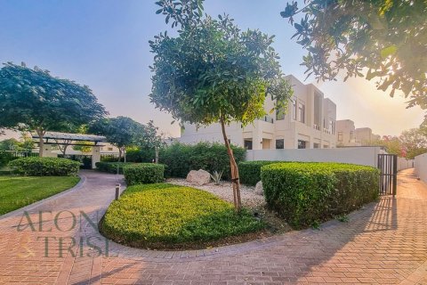 Купить таунхаус в Mira Oasis, Рим, Дубай: 3 спальни, 315м², № 61005 - фото 4