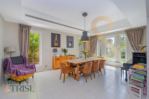 Villa en Mirador La Coleccion, Arabian Ranches, Dubai, 4 dormitorios, 783 m², № 60973 - foto 1