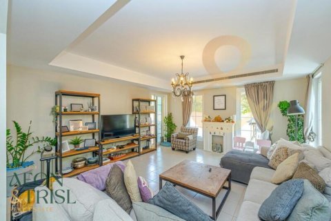 Villa en Mirador La Coleccion, Arabian Ranches, Dubai, 4 dormitorios, 783 m², № 60973 - foto 2