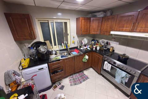 Apartment in Jumeirah Lake Towers, Dubai 2 bedrooms, 111 sq.m. № 74626 - photo 7