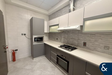 Villa en Al Furjan, Dubai, 3 dormitorios, 198 m², № 74624 - foto 1