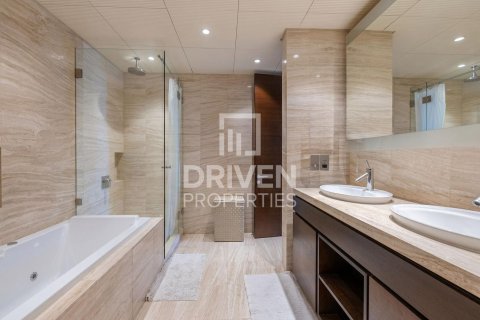 Apartment in Downtown Dubai (Downtown Burj Dubai), Dubai 2 bedrooms, 165.09 sq.m. № 126466 - photo 15