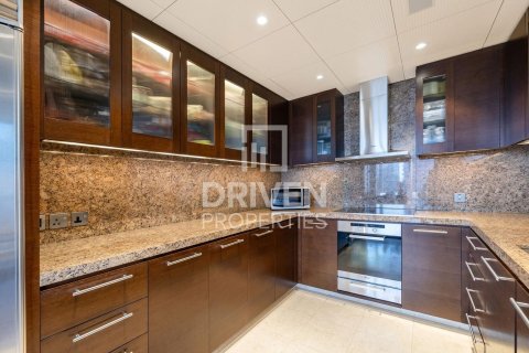 Apartment in Downtown Dubai (Downtown Burj Dubai), Dubai 2 bedrooms, 165.09 sq.m. № 126466 - photo 6