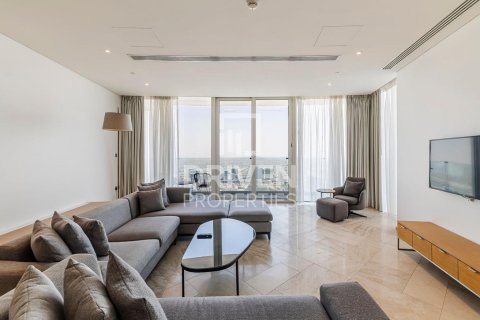 Apartment in Jumeirah Village Circle, Dubai 4 bedrooms, 512 sq.m. № 86695 - photo 11
