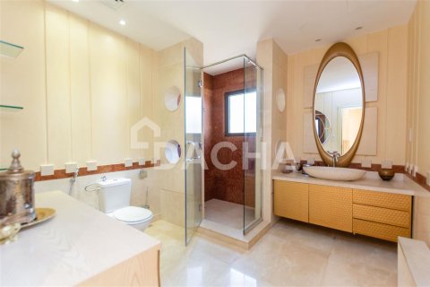 Villa en Palm Jumeirah, Dubai, 6 dormitorios, 836.1 m², № 6756 - foto 28