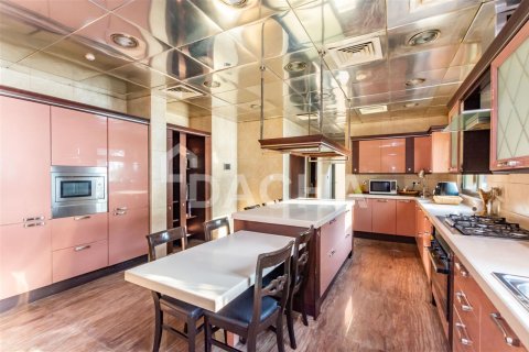 Villa en Palm Jumeirah, Dubai, 6 dormitorios, 836.1 m², № 6756 - foto 12