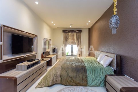 Villa en Palm Jumeirah, Dubai, 6 dormitorios, 836.1 m², № 6756 - foto 15