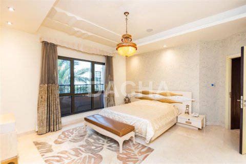 Villa en Palm Jumeirah, Dubai, 6 dormitorios, 836.1 m², № 6756 - foto 27