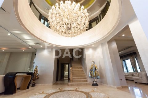Villa en Palm Jumeirah, Dubai, 6 dormitorios, 836.1 m², № 6756 - foto 5