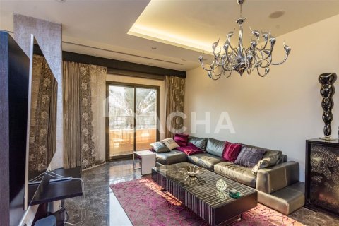 Villa en Palm Jumeirah, Dubai, 6 dormitorios, 836.1 m², № 6756 - foto 19