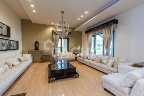 Villa en Palm Jumeirah, Dubai, 6 dormitorios, 836.1 m², № 6756 - foto 7