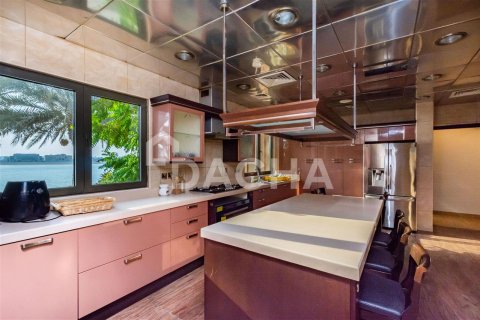 Villa en Palm Jumeirah, Dubai, 6 dormitorios, 836.1 m², № 6756 - foto 13