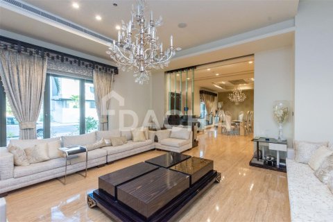 Villa en Palm Jumeirah, Dubai, 6 dormitorios, 836.1 m², № 6756 - foto 8