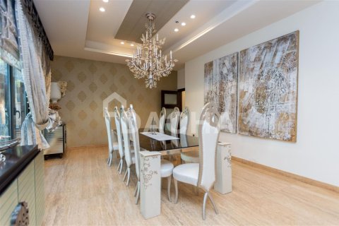 Villa en Palm Jumeirah, Dubai, 6 dormitorios, 836.1 m², № 6756 - foto 9