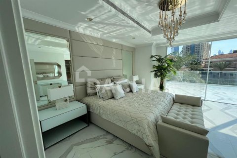 Villa en Palm Jumeirah, Dubai, 4 dormitorios, 538.8 m², № 6754 - foto 11
