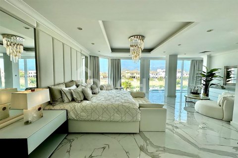 Villa en Palm Jumeirah, Dubai, 4 dormitorios, 538.8 m², № 6754 - foto 15