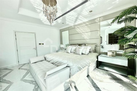 Villa en Palm Jumeirah, Dubai, 4 dormitorios, 538.8 m², № 6754 - foto 9