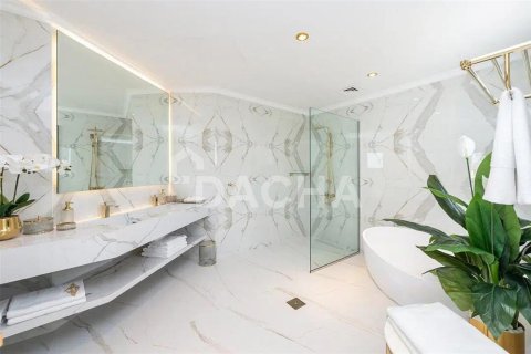 Villa en Palm Jumeirah, Dubai, 4 dormitorios, 538.8 m², № 6754 - foto 18