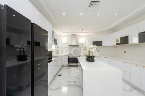 Villa en Palm Jumeirah, Dubai, 4 dormitorios, 538.8 m², № 6754 - foto 22