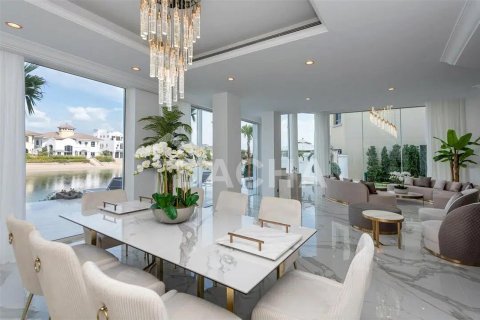 Villa en Palm Jumeirah, Dubai, 4 dormitorios, 538.8 m², № 6754 - foto 1