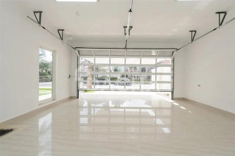 Villa en Palm Jumeirah, Dubai, 4 dormitorios, 538.8 m², № 6754 - foto 21