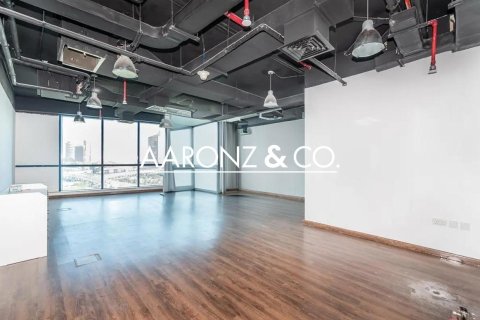 Снять в аренду офис в Джумейра Лейк Тауэрс, Дубай: 68м², № 84412 - фото 6