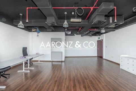 Снять в аренду офис в Джумейра Лейк Тауэрс, Дубай: 68м², № 84412 - фото 9