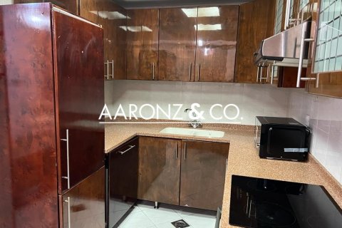 Apartment in Dubai Marina, Dubai 2 bedrooms, 176 sq.m. № 84411 - photo 11