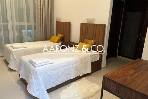 Apartment in Dubai Marina, Dubai 2 bedrooms, 176 sq.m. № 84411 - photo 9