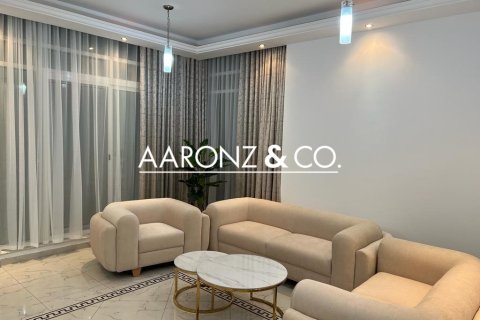 Apartment in Dubai Marina, Dubai 2 bedrooms, 176 sq.m. № 84411 - photo 2