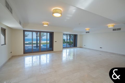 Villa à Palm Jumeirah, Dubai, 5 chambres, 1292 m², № 75716 - photo 4