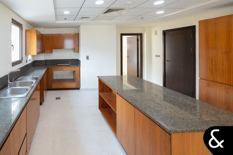 Villa à Palm Jumeirah, Dubai, 5 chambres, 1292 m², № 75716 - photo 23