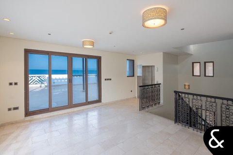 Villa à Palm Jumeirah, Dubai, 5 chambres, 1292 m², № 75716 - photo 12