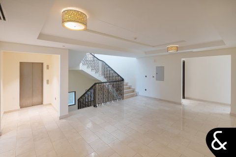 Villa à Palm Jumeirah, Dubai, 5 chambres, 1292 m², № 75716 - photo 10