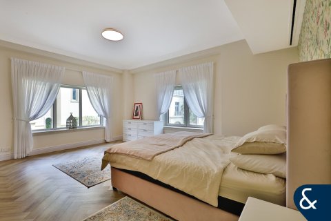 Купить квартиру в Emaar 6 Towers, Дубай Марина, Дубай: 3 спальни, 216м², № 75774 - фото 7