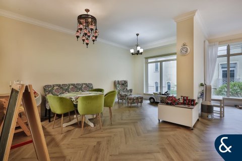 Купить квартиру в Emaar 6 Towers, Дубай Марина, Дубай: 3 спальни, 216м², № 75774 - фото 3