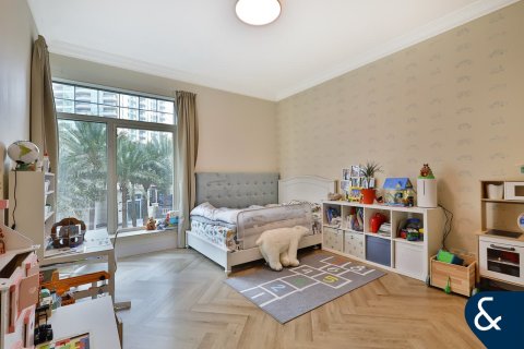 Купить квартиру в Emaar 6 Towers, Дубай Марина, Дубай: 3 спальни, 216м², № 75774 - фото 13