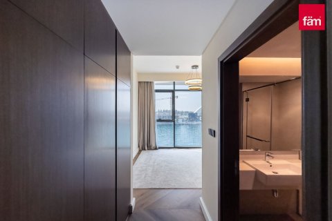 Apartment in Al Wasl, Dubai 3 bedrooms, 163.8 sq.m. № 10032 - photo 18