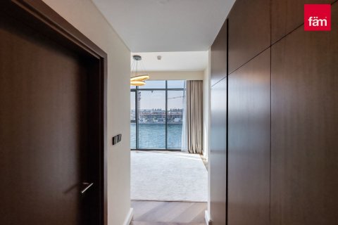 Apartment in Al Wasl, Dubai 3 bedrooms, 163.8 sq.m. № 10032 - photo 22