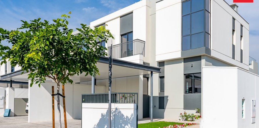 Adosado en Al Furjan, Dubai, 4 dormitorios, 353.6 m², № 10018
