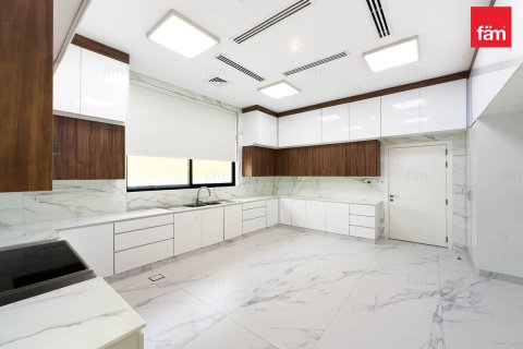 Villa à Dubai, 6 chambres, 463.5 m², № 64388 - photo 18