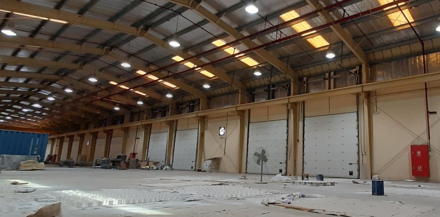 Almacén en Dubai, 1404.8 m², № 4381