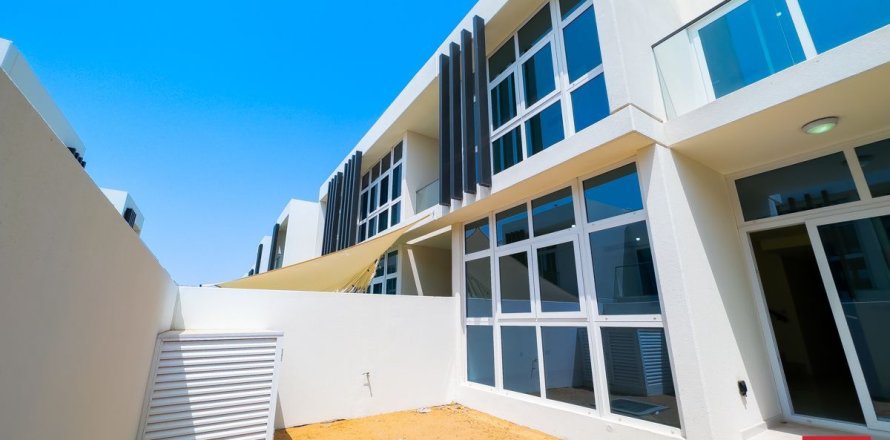 Adosado en Dubai, 3 dormitorios, 162.6 m², № 40485