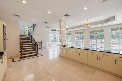 Villa in The Villa, Dubai 5 bedrooms, 561.04 sq.m. № 136996 - photo 8
