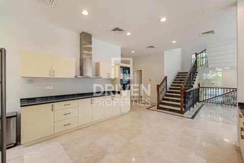 Villa in The Villa, Dubai 5 bedrooms, 561.04 sq.m. № 136996 - photo 6