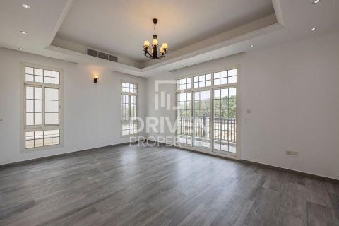 Villa in The Villa, Dubai 5 bedrooms, 561.04 sq.m. № 136996 - photo 17