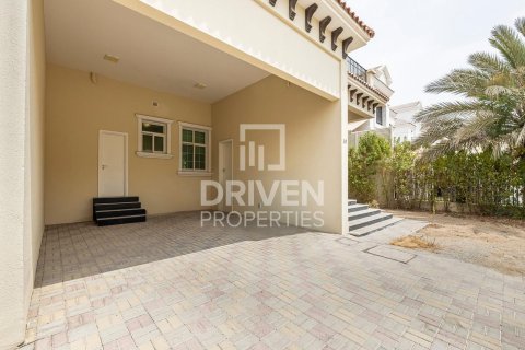 Villa in The Villa, Dubai 5 bedrooms, 561.04 sq.m. № 136996 - photo 25