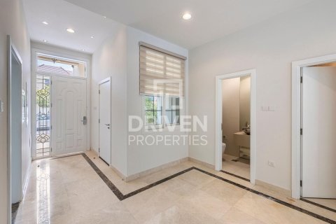 Villa in The Villa, Dubai 5 bedrooms, 561.04 sq.m. № 136996 - photo 22