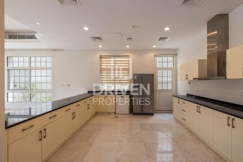 Villa in The Villa, Dubai 5 bedrooms, 561.04 sq.m. № 136996 - photo 19