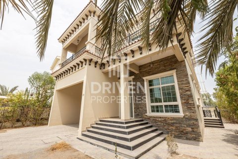 Villa in The Villa, Dubai 5 bedrooms, 561.04 sq.m. № 136996 - photo 3